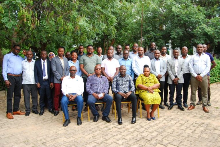 TUME YA MADINI KUENDELEA KUWASAIDIA WASAMBAZAJI NA WAUZAJI BARUTI.