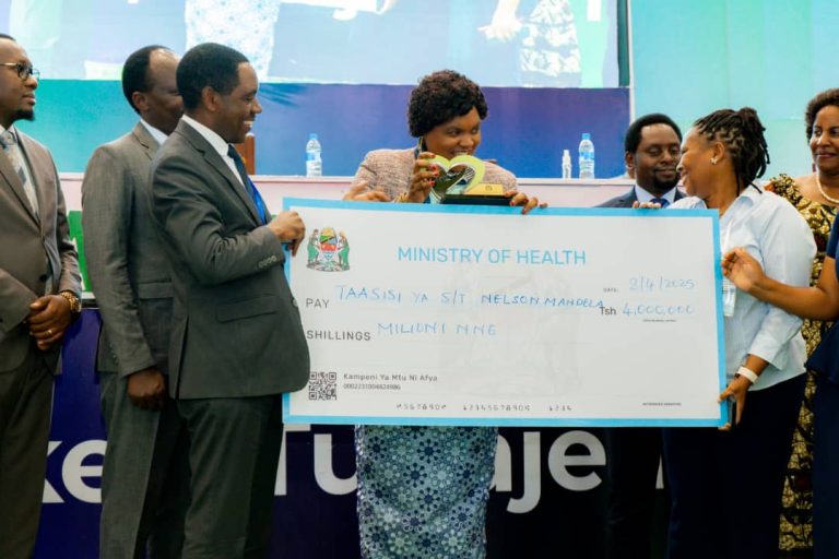 NELSON MANDELA MSHINDI WA KWANZA TUZO YA AFYA NA USAFI WA MAZINGIRA TAASISI ZA ELIMU YA JUU.