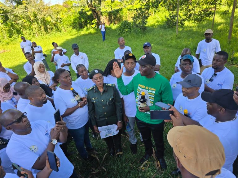 DC KYOBA AWAPONGEZA MAAFISA MAWASILIANO WA SERIKALI KUTANGAZA UTALII WA NDANI
