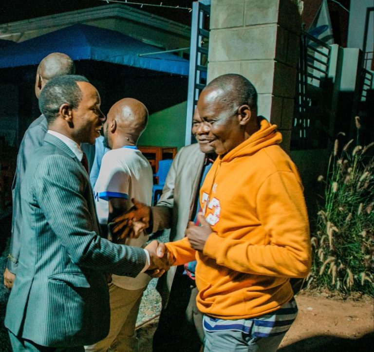 MHE. KATAMBI AMEKUTANA NA KUZUNGUMZA NA WAJUMBE WA CCM SHINYANGA MJINI