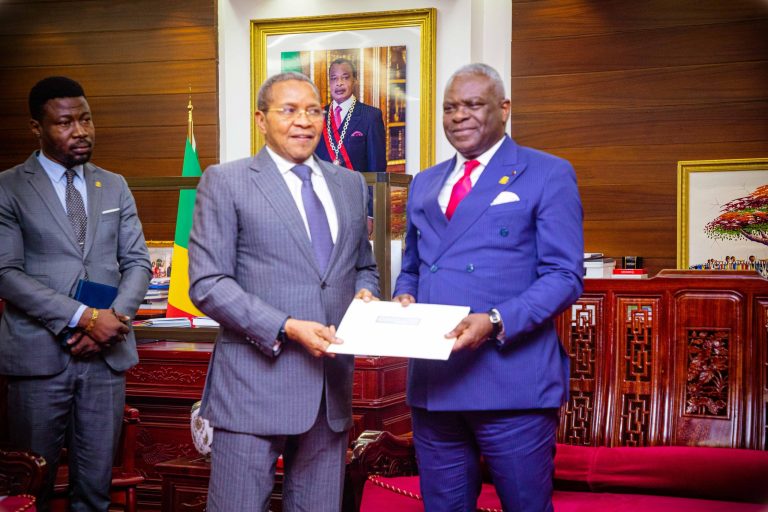 DKT. JAKAYA KIKWETE AWASILISHA SALAM MAALUM KWA RAIS MAKOSSO WA CONGO BRAZZAVILLE