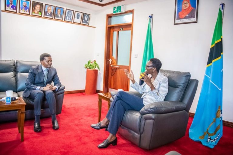 KATIBU MTENDAJI TUME YA TAIFA YA MIPANGO ATETA  NA SPIKA WA BUNGE