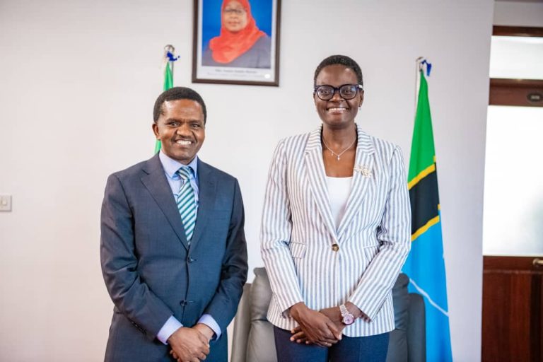 SPIKA WA BUNGE AKUTANA  NA KATIBU MTENDAJI WA TUME YA MIPANGO YA TAIFA