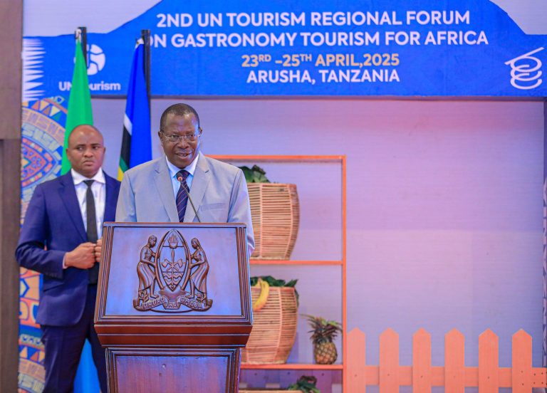 MAKAMU WA RAIS DKT.MPANGO AFUNGUA MKUTANO WA PILI WA UMOJA WA MATAIFA WA UTALII WA VYAKULA BARANI AFRIKA JIJINI ARUSHA .