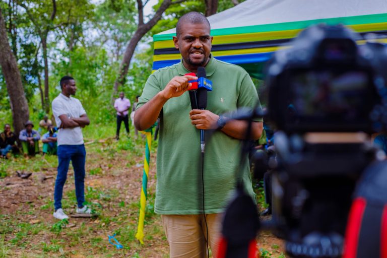 NDEJEMBI AAGIZA KUUNDWA TIMU KUSHUGHULIKIA MGOGORO WA ARDHI KATI YA WANANCHI NA HALMASHAURI
