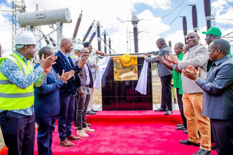 NAIBU WAZIRI MKUU NA WAZIRI WA NISHATI DKT.DOTO BITEKO AZINDUA MRADI WA UPANUZI WA KITUO CHA KUPOOZA UMEME NJIRO