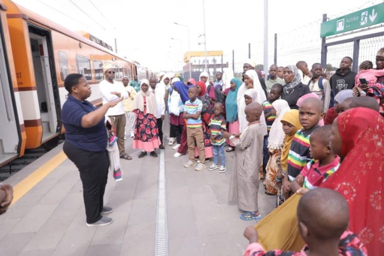 KITUO CHA WATOTO YATIMA CHA TUYATA CHATEMBELEA MJI WA SERIKALI MTUMBA WAISHUKURU BRELA