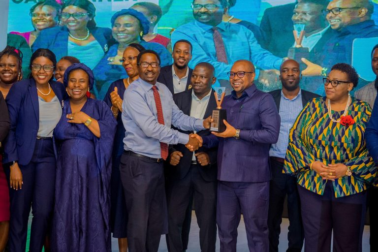 NMB YATAMBULIWA KWA UBORA KWENYE TUZO ZA OSHA 2025