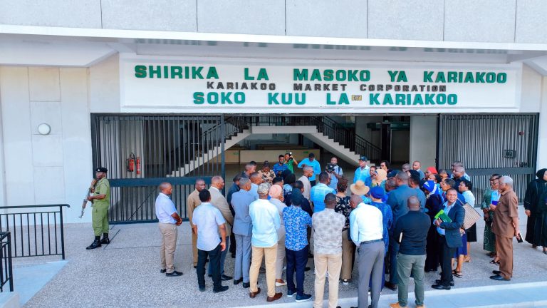 WABUNGE WAPONGEZA SERIKALI MRADI WA SOKO LA KARIAKOO