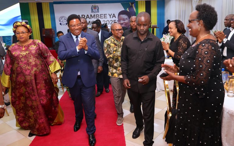 WAZIRI MKUU AONGOZA HARAMBEE YA KUFANIKISHA MEI MOSI 2025