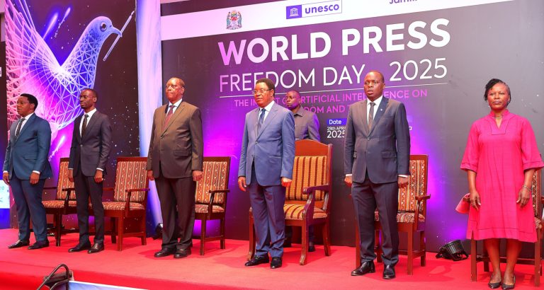 MAJALIWA MGENI RASMI KATIKA MAADHIMISHO YA SIKU YA UHURU WA VYOMBO VYA HABARI DUNIANI.
