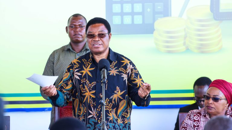 MAJALIWA AKAGUA MAANDALIZI KUELEKEA MAADHIMISHO YA MEI MOSI