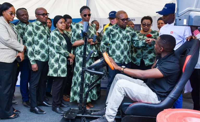 WAZIRI KIKWETE AIPONGEZA BARRICK KWA MATUMIZI TEKNOLOJIA ZENYE USALAMA MIGODINI