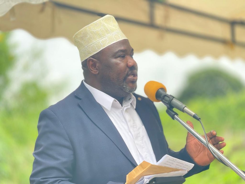 NAIBU WAZIRI WA AFYA ZANZIBAR AFANYA ZIARA NA KUSOMA DUA KABURI LA VIONGOZI NA WAASISI WA MAPINDUZI KIEMBE SAMAKI.