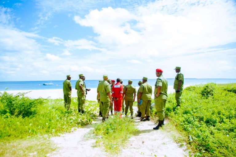 MAKAMANDA WA POLISI WAFANYA UKAGUZI WA MIUNDOMBINU YA GESI ASILIA MTWARA