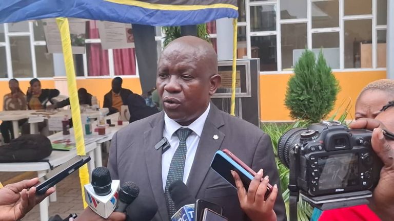 CHUO CHA UFUNDI ARUSHA KWA KUSHIRIKIANA NA  KAMPUNI YA KOICA WAZINDUA MAABARA  YA UBUNIFU IDARA YA UHANDISI MITAMBO.