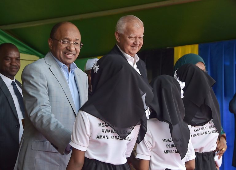 RAIS DK.MWINYI AZINDUA KAMPENI YA KITAIFA YA MSAADA WA KISHERIA YA MAMA SAMIA VIWANJA VYA MTENDE MKOA WA KUSINI UNGUJA