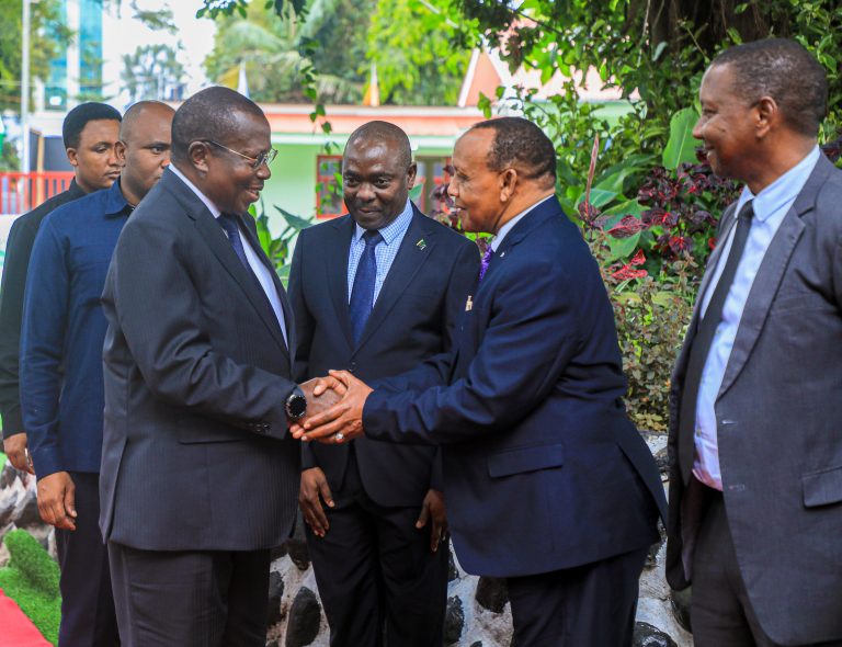 MAKAMU WA RAIS AKIFUNGUA MAADHIMISHO YA MIAKA 30 YA CRDB