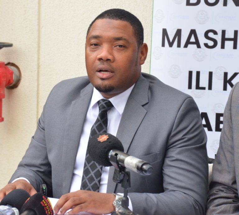MSAJILI WA HAZINA AZUNGUMZA NA WAANDISHI ZANZIBAR