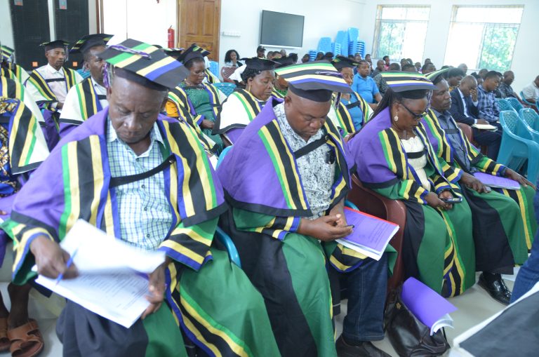 MADIWANI NYASA WATAKIWA KUSHIRIKIANA NA WATUMISHI KUIBUA VYANZO VIPYA VYA MAPATO