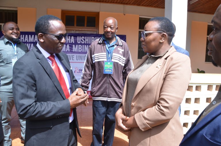 MKUU WA MKOA WA RUVUMA AWAONYA VIONGOZI WA AMCOS KUTOSHIRIKI KUNUNUA KAHAWA YA MAGENDO
