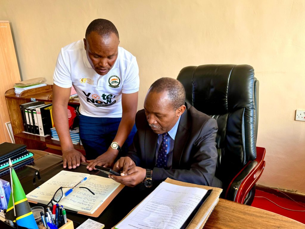 KURA YA PROF. MVUMA WA MUST YAGEUKA SOMO KWA WENGINE, WANAFUNZI WAMIMINIKA KUPIGA KURA
