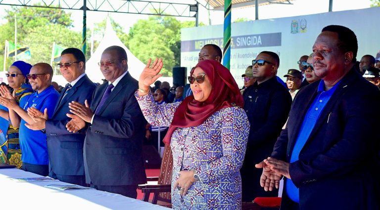 NMB YADHAMINI NA KUSHIRIKI KILELE CHA MAADHIMISHO YA MEI MOSI SINGIDA