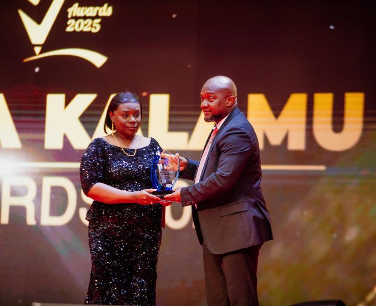 MHE. MCHENGERWA ATOA TUZO YA SAMIA KALAMU AWARDS KWA DODOMA FM