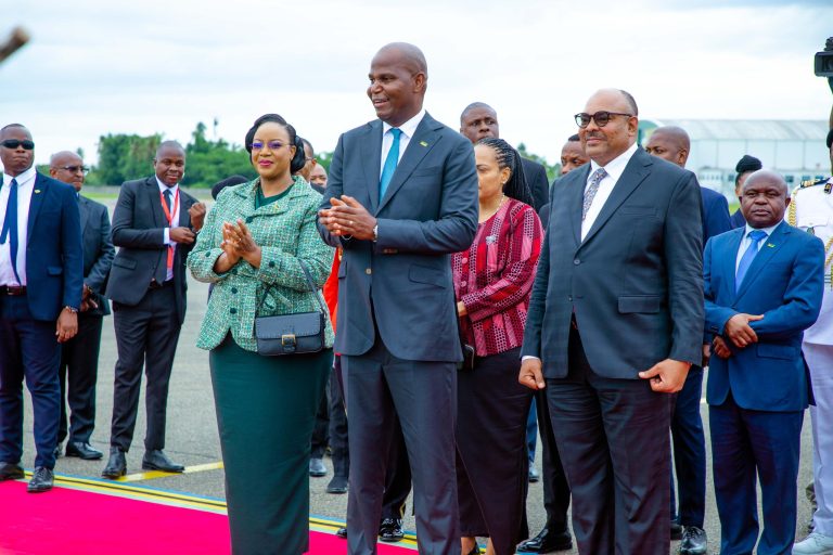 RAIS WA MSUMBIJI AWASILI NCHINI KWA ZIARA YA KITAIFA 
