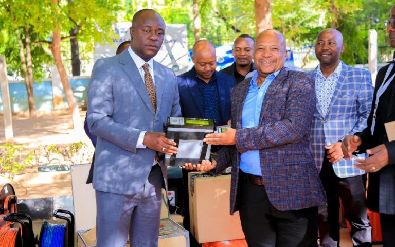 WAZIRI AWESO ATAKA WATAALAMU WA MABONDE KUJIKITA KUFANYA UTAFITI WA MAJI CHINI YA ARDHI