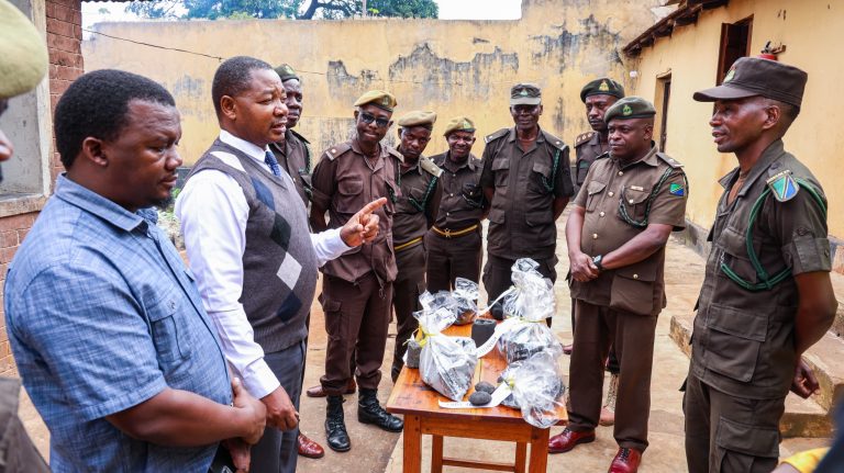 MWENYEKITI REB APONGEZA GEREZA SONGEA KUZALISHA MKAA MBADALA