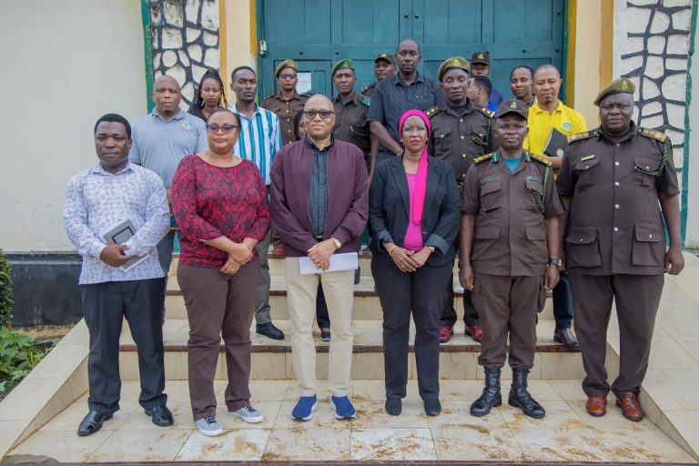 BODI YA NISHATI VIJIJINI (REB) YATEMBELEA GEREZA LA MAWENI NA KUPONGEZA JUHUDI ZA MATUMIZI YA NISHATI SAFI YA KUPIKIA