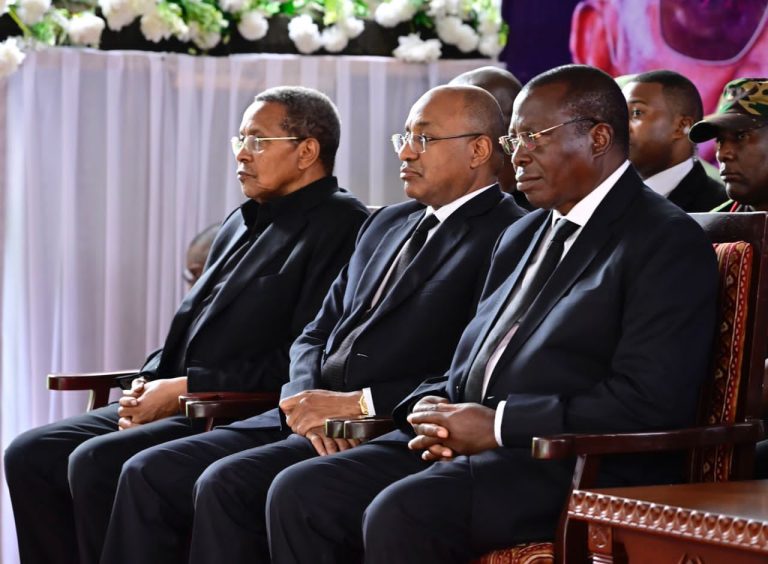 JK ASHIRIKI IBADA YA MAZISHI YA MAREHEMU CLEOPA DAVID MSUYA HUKO MWANGA 