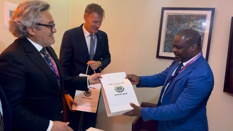 MSAJILI HAZINA AONGOZA MAZUNGUMZO YA UWEKEZAJI NA KAMPUNI YA UWISI