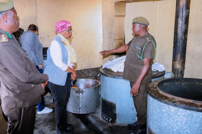 BODI YA NISHATI VIJIJINI (REB) YAPONGEZA MATUMIZI YA NISHATI SAFI GEREZA KUU LA ARUSHA