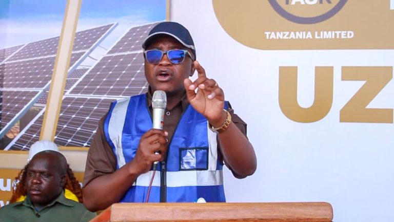 WAZIRI MAVUNDE AZINDUA MRADI WA MATUMIZI YA UMEME WA JUA MGODINI IGUNGA-TABORA