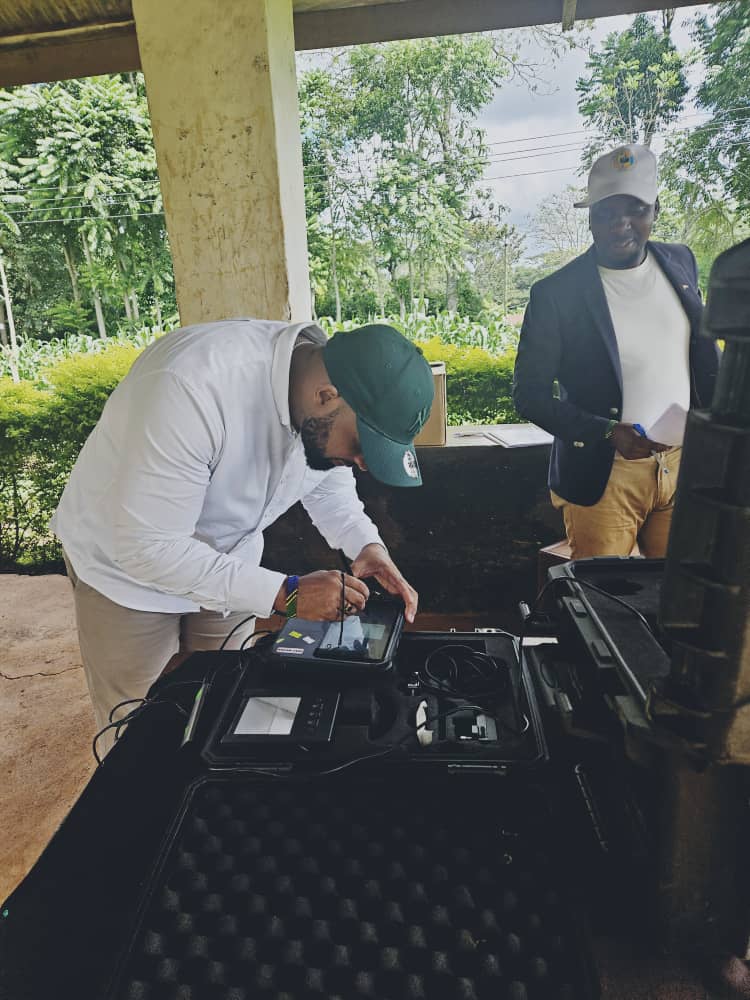 KOOLA AWATAKA VIJANA KUJITOKEZA KUJIANDISHA DAFTARI LA MPIGA KURA 