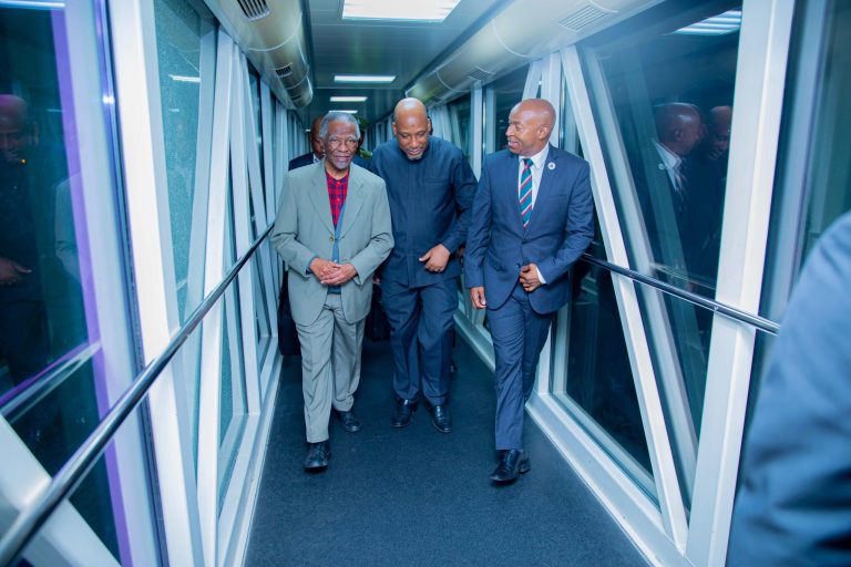 RAIS MSTAAFU WA AFRIKA YA KUSINI MHE. THABO MBEKI AWASILI NCHINI KUSHIRIKI MAADHIMISHO YA SIKU YA AFRIKA