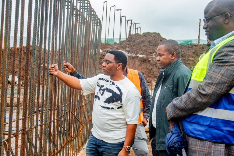 RC MAKONDA ARIDHISHWA NA MAENDELEO YA MRADI WA MADARAJA YA KING’ORI BARABARA YA ARUSHA – MOSHI
