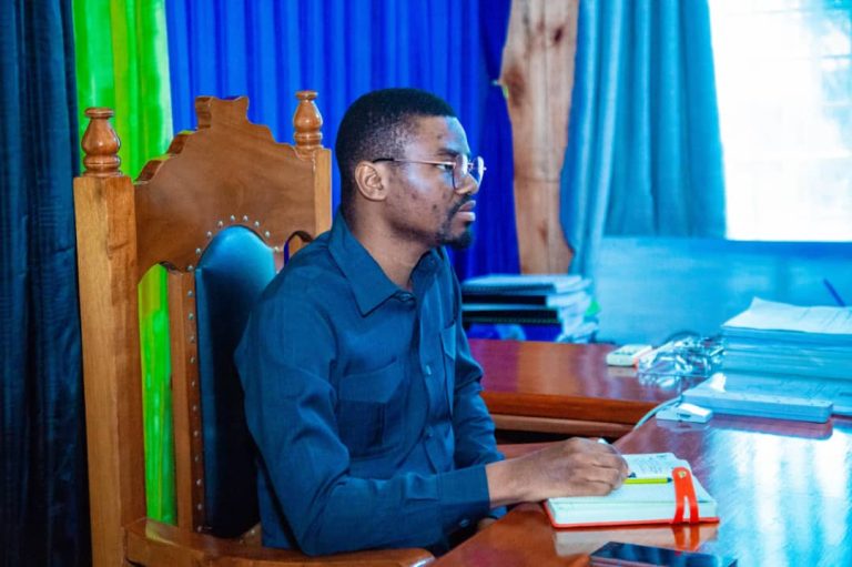 DC KUBECHA AKUTANA NA WAKUU WA TAASISI HANDENI