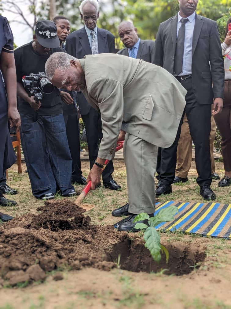 THABO MBEKI AIPONGEZA SUA KUHIFADHI MAKABURI YA MASHUJAA WA AFRIKA KUSINI