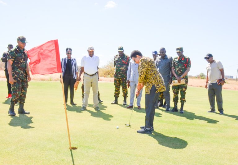 WAZIRI WA ULINZI NA JKT AFANYA ZIARA KUKAGUA UJENZI WA UWANJA KIMATAIFA WA GOFU WA JESHI LA WANANCHI WA TANZANIA DODOMA