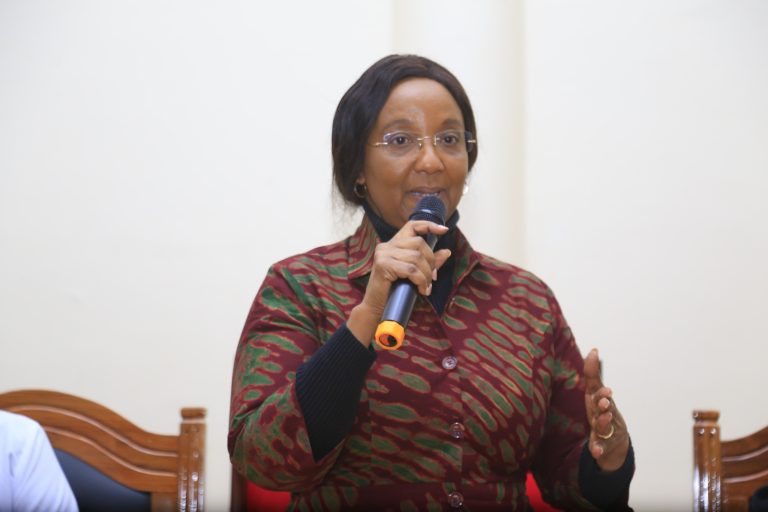 RAS NJOMBE, AWASIHI WANANCHI KUJITOKEZA KUPATA HUDUMA ZA KIBINGWA NA BOBEZI