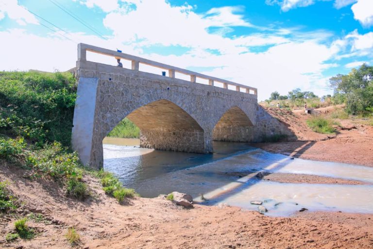 UJENZI WA DARAJA LA KIPANDA LAWANUFAISHA WANANCHI WA VIJIJI VYA NAMSINDE NA MFUTO WILAYANI MOMBA