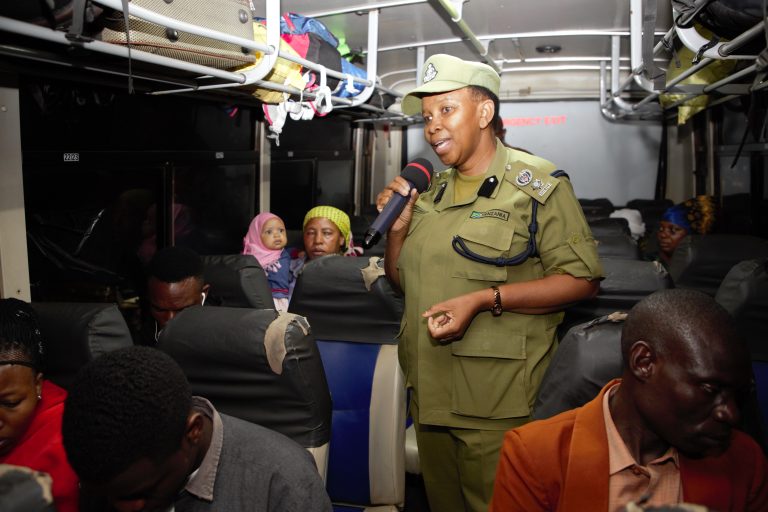 MABASI YA ABIRIA YAKAGULIWA KUDHIBITI AJALI KUFUNGWA KWA SHULE