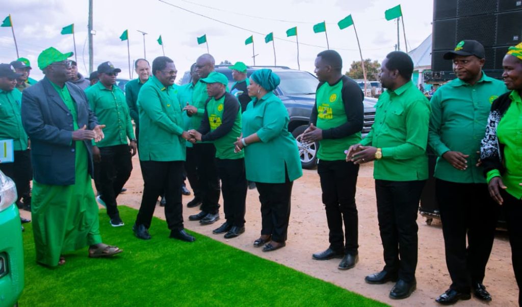 DKT. NCHIMBI ATINGA JIMBO LA WANGING’OMBE KUSAKA KURA ZA USHINDI MZITO WA CCM.