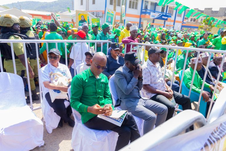𝗞𝗢𝗥𝗢𝗚𝗪𝗘 𝗣𝗔𝗠𝗘𝗦𝗛𝗔𝗙𝗨𝗥𝗜𝗞𝗔, 𝗔𝗡𝗔𝗬𝗘𝗦𝗨𝗕𝗜𝗥𝗜𝗪𝗔 𝗡𝗜 𝗗𝗞𝗧. 𝗦𝗔𝗠𝗜𝗔 𝗣𝗘𝗞𝗘𝗘