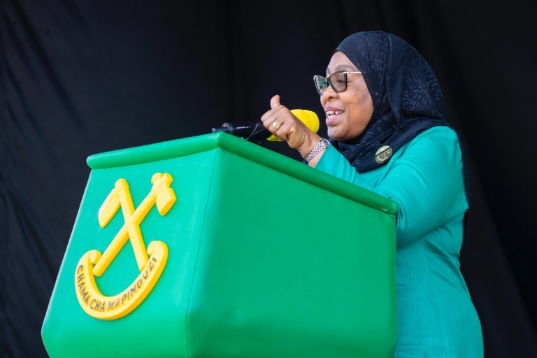 RAIS DKT. SAMIA AOMBA KURA KWA WANANCHI WA MOMBO TANGA