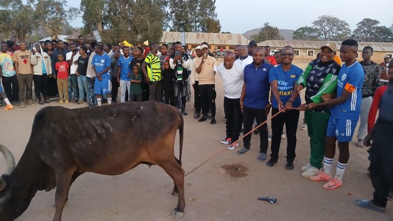 YOUNG NA STARS YAIBUKA NA UBINGWA IRINGA SUPER CUP – JESCA MSAMBATAVANGU AKABIDHI NG”OMBE