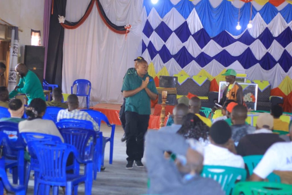 BULUGU AWAHAMASISHA VIJANA WA MLOWO KUICHAGUA CCM